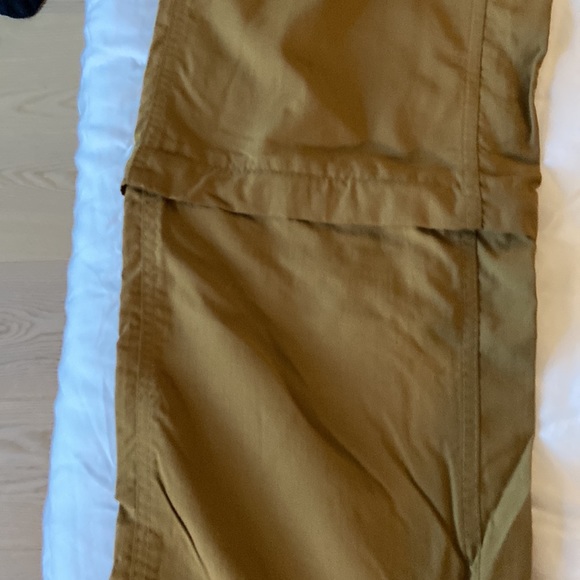 North Face Adjustable Length Hiking Pants – Zip-Off & Lightweight - Picture 5 of 7